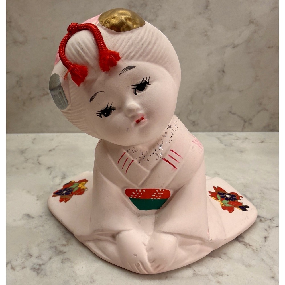Vintage Kyoto Japanese Porcelain Doll by Yamashina 3.75"T x 3.75"L x 3"W‎ B63